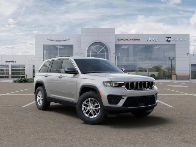 2025 Jeep Grand Cherokee Laredo 4x2