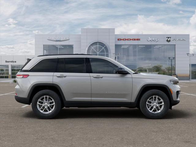 2025 Jeep Grand Cherokee Laredo 4x2