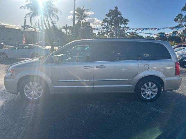 2013 Chrysler Town & Country Touring