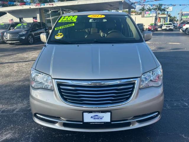 2013 Chrysler Town & Country Touring