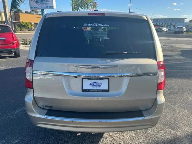 2013 Chrysler Town & Country Touring