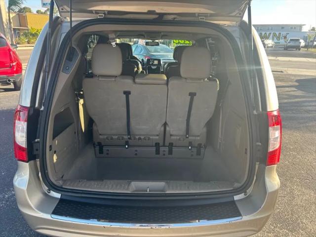 2013 Chrysler Town & Country Touring