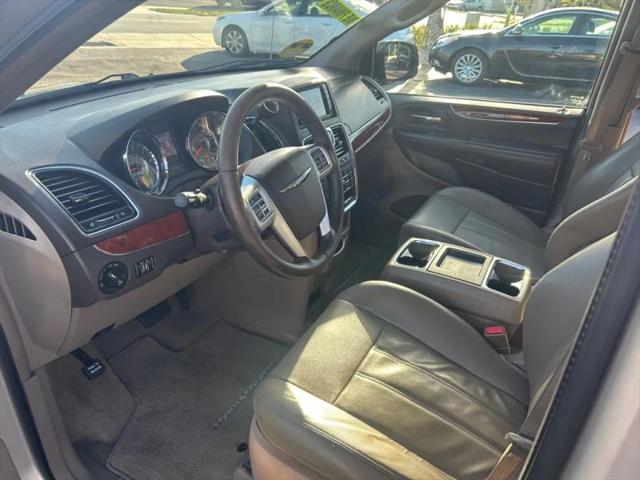 2013 Chrysler Town & Country Touring