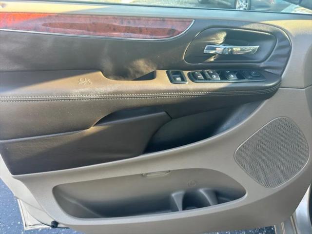 2013 Chrysler Town & Country Touring
