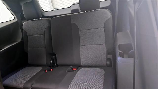 2023 Chevrolet Traverse FWD LT Cloth