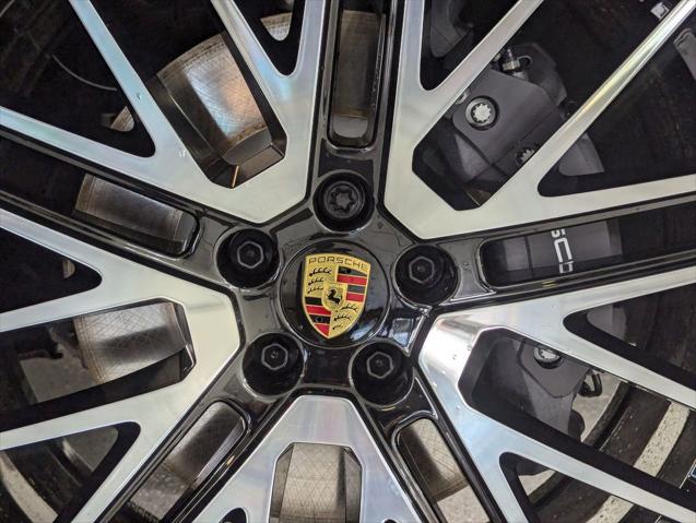 2026 Porsche Macan Unknown