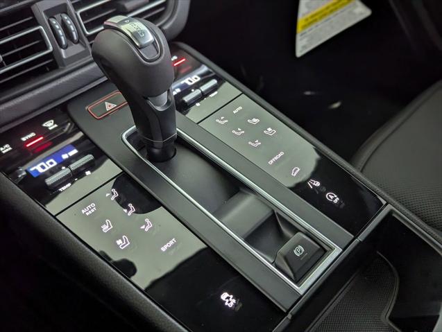 2026 Porsche Macan Unknown