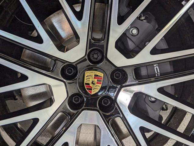 2026 Porsche Macan Unknown
