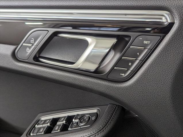 2026 Porsche Macan Unknown