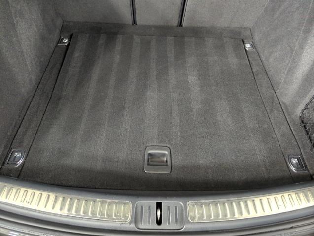 2026 Porsche Macan Unknown