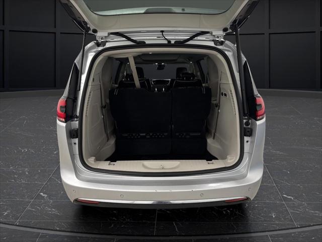 2023 Chrysler Pacifica Limited AWD