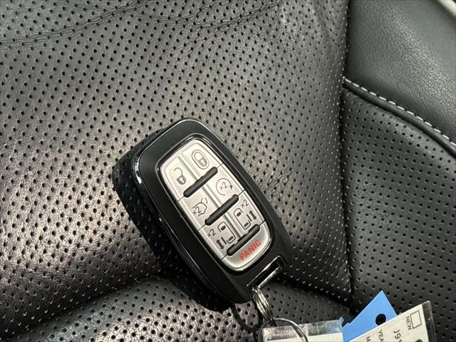 2023 Chrysler Pacifica Limited AWD