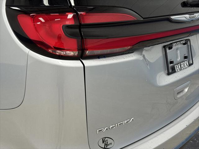2023 Chrysler Pacifica Limited AWD