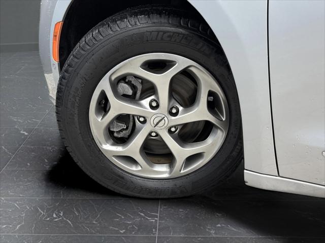2023 Chrysler Pacifica Limited AWD
