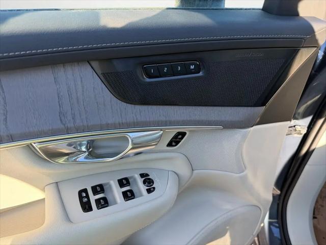 2026 Volvo XC90 Plug-In Hybrid Ultra, T8 AWD, Electric/Gasoline, Bright, 7 Seats
