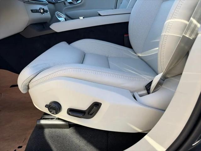 2026 Volvo XC90 Plug-In Hybrid Ultra, T8 AWD, Electric/Gasoline, Bright, 7 Seats