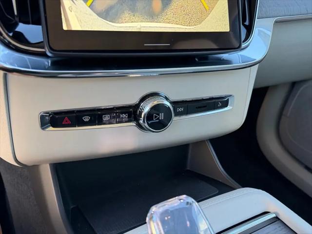 2026 Volvo XC90 Plug-In Hybrid Ultra, T8 AWD, Electric/Gasoline, Bright, 7 Seats
