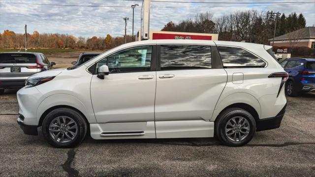 2024 Toyota Sienna LE