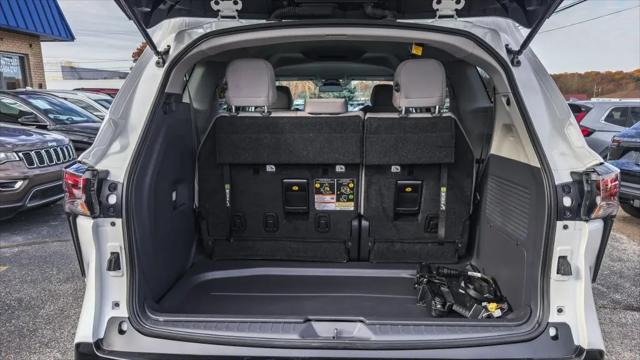2024 Toyota Sienna LE