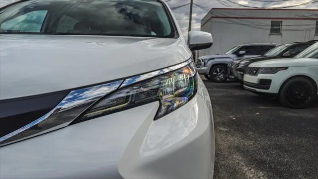2024 Toyota Sienna LE