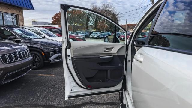 2024 Toyota Sienna LE