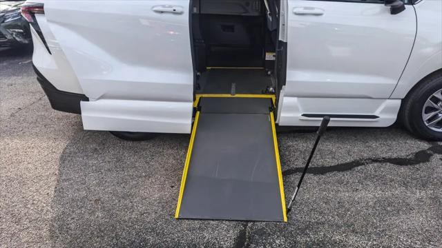 2024 Toyota Sienna LE