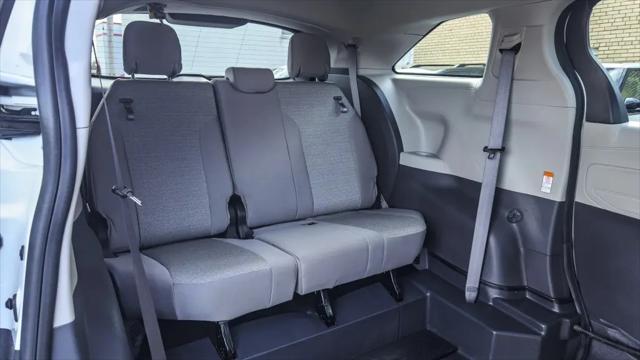 2024 Toyota Sienna LE