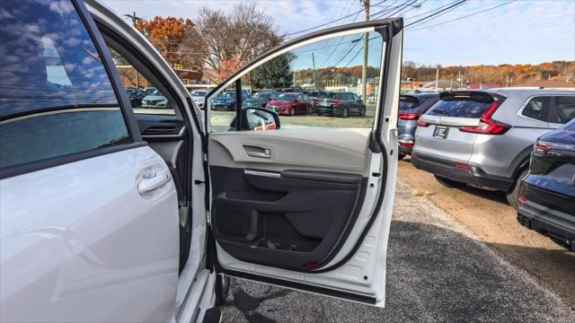 2024 Toyota Sienna LE