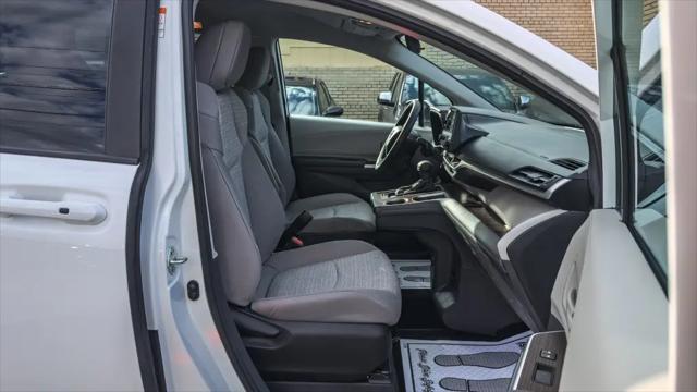 2024 Toyota Sienna LE