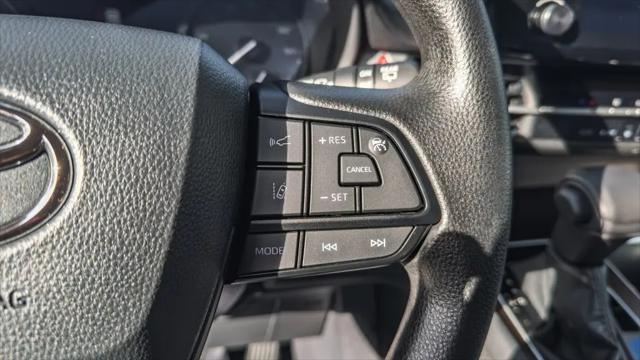 2024 Toyota Sienna LE