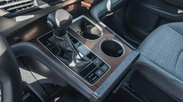 2024 Toyota Sienna LE