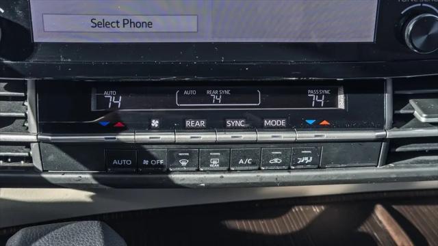 2024 Toyota Sienna LE
