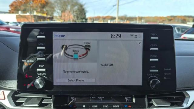2024 Toyota Sienna LE