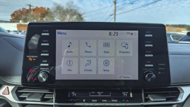 2024 Toyota Sienna LE