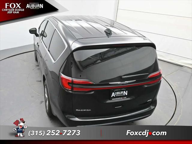 2026 Chrysler Pacifica Select AWD