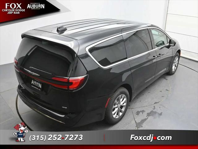 2026 Chrysler Pacifica Select AWD