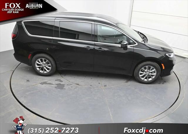 2026 Chrysler Pacifica Select AWD