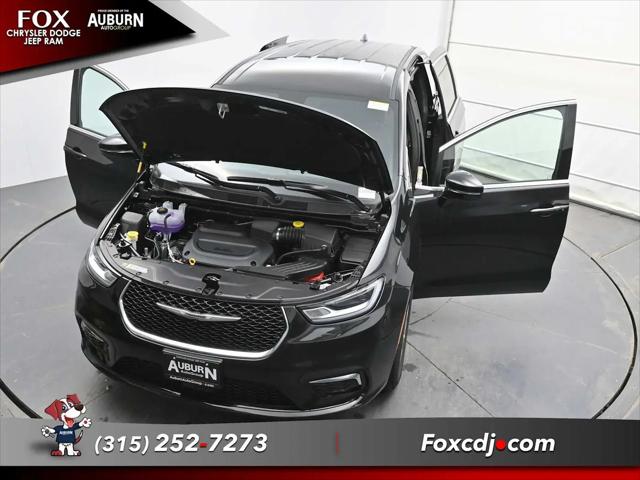 2026 Chrysler Pacifica Select AWD