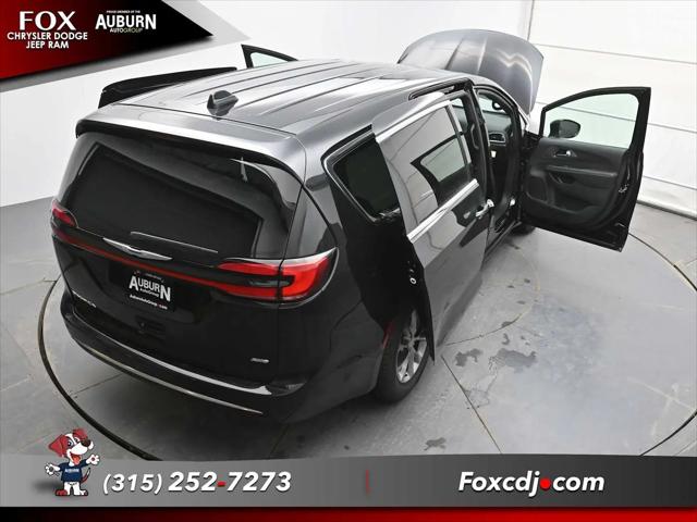2026 Chrysler Pacifica Select AWD