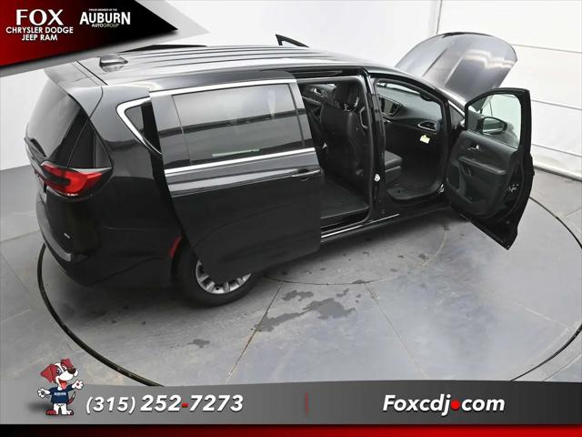 2026 Chrysler Pacifica Select AWD