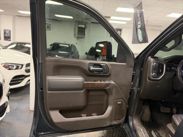 2022 GMC Sierra 3500HD 4WD Crew Cab Standard Bed Denali