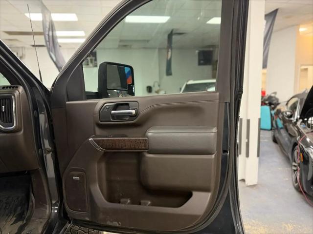 2022 GMC Sierra 3500HD 4WD Crew Cab Standard Bed Denali