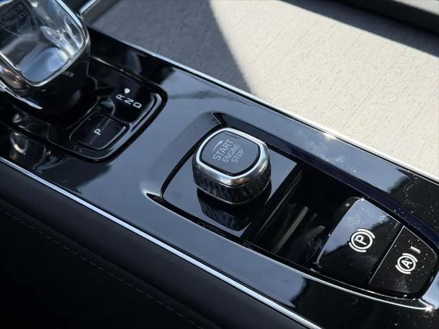 2026 Volvo XC90 Plug-In Hybrid Ultra, T8 AWD, Electric/Gasoline, Bright, 7 Seats