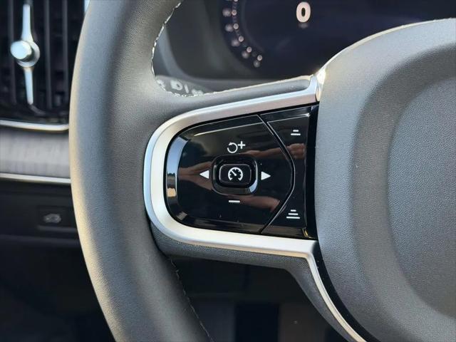 2026 Volvo XC90 Plug-In Hybrid Ultra, T8 AWD, Electric/Gasoline, Bright, 7 Seats