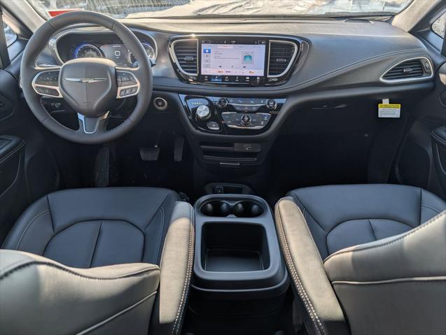 2026 Chrysler Pacifica Select AWD