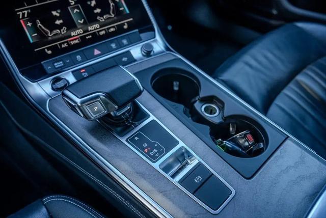 2024 Audi A6 Premium Plus 45 TFSI quattro S tronic