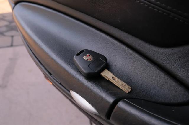 2004 Porsche 911 Carrera 4S