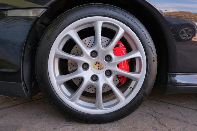 2004 Porsche 911 Carrera 4S