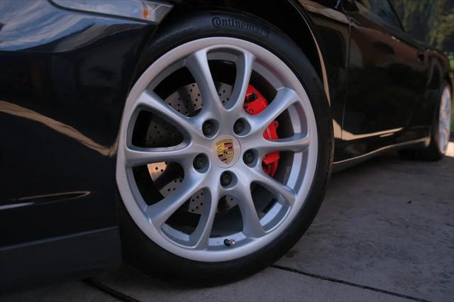 2004 Porsche 911 Carrera 4S