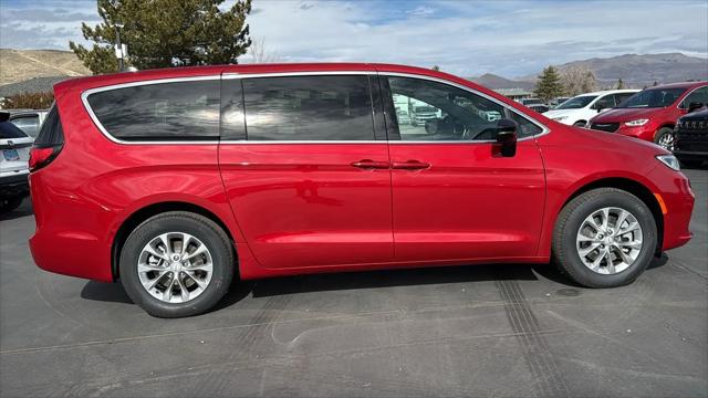 2026 Chrysler Pacifica Select AWD
